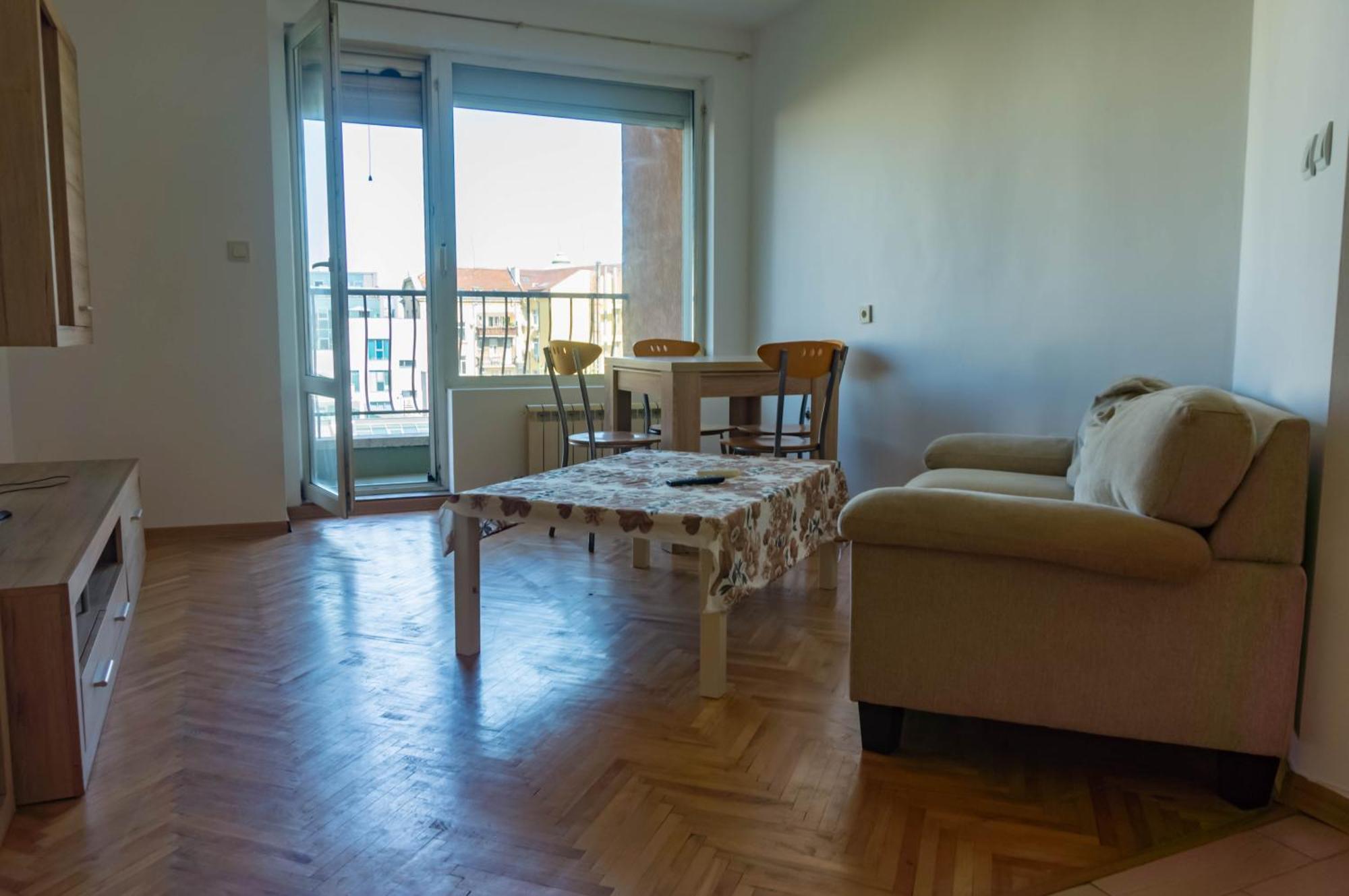 Prime Location With Free Parking Appartamento
