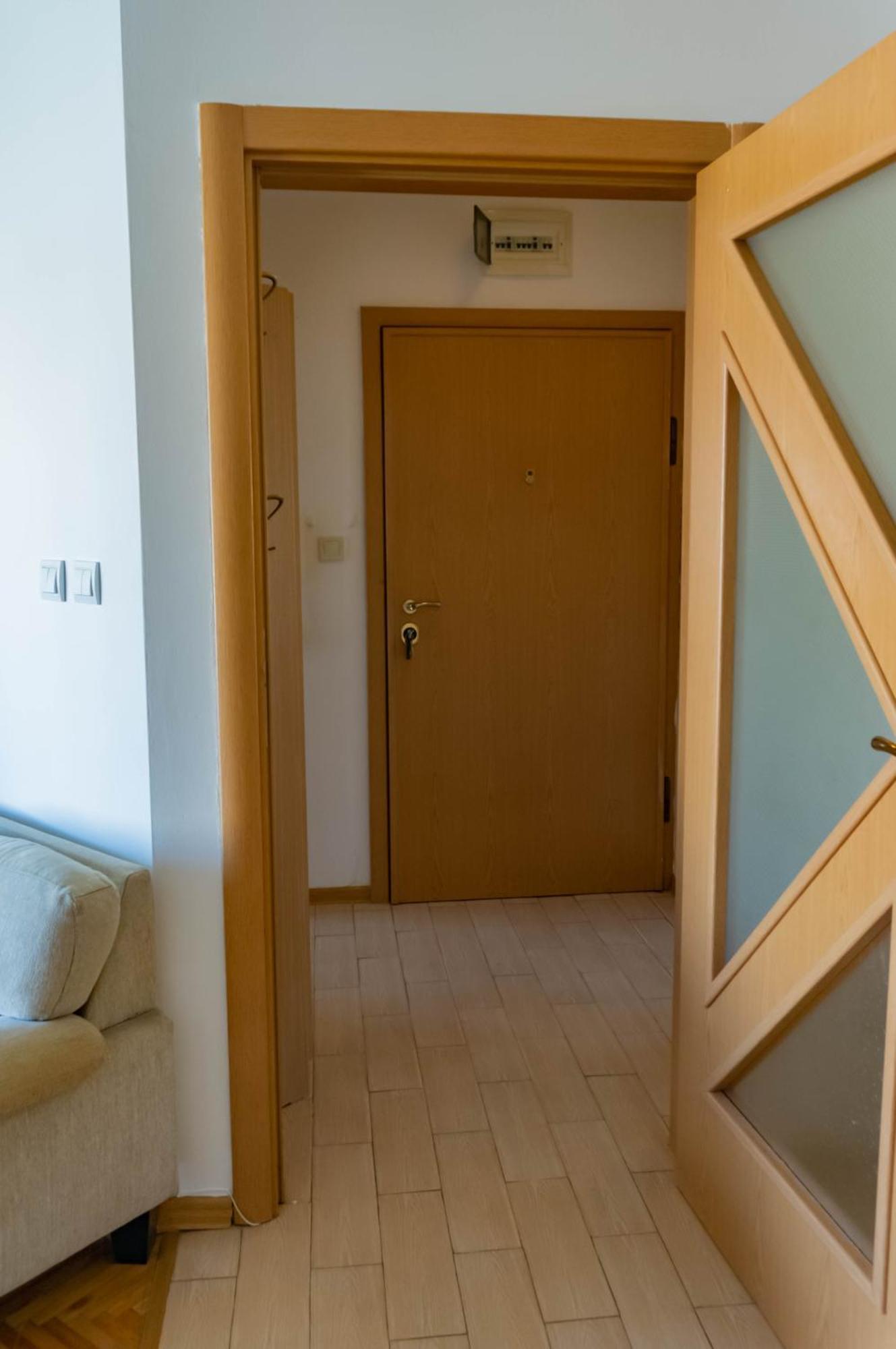 Prime Location With Free Parking Appartamento
