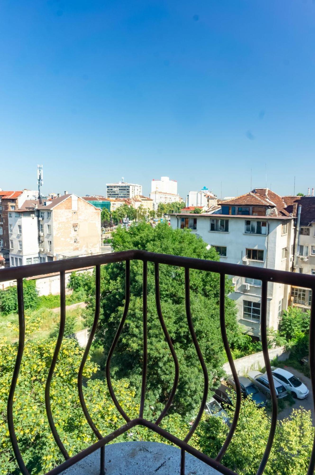 Prime Location With Free Parking * Sofia