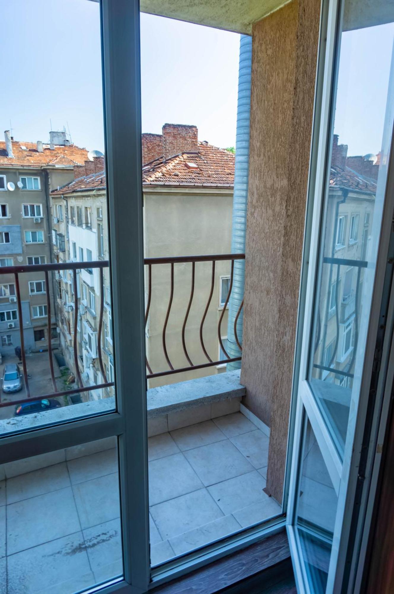 Prime Location With Free Parking Appartamento